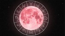 la influencia de la luna de fresa: cuales seran los signos mas afectados