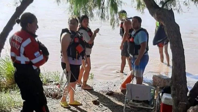 Buscan a un nene de 11 años que se bañaba en el río Colorado