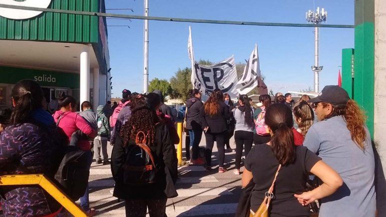 Marcharon a un reconocido supermercado por alimentos