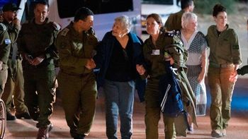 hamas libero al tercer grupo de rehenes: 14 israelies y tres extranjeros