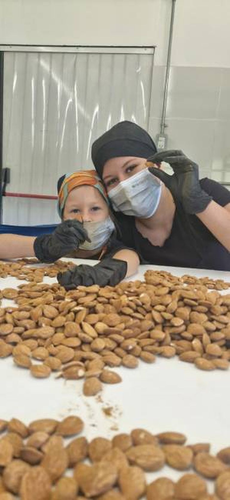 Thaily y Sharlot, las hermanas mujeres de la familia venezolana.