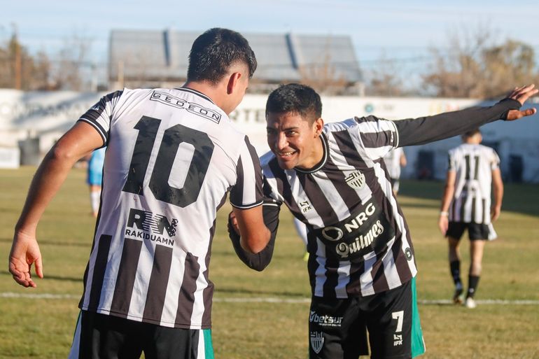 Cipolletti le ganó a Rincón y se metió entre los primeros cinco de la zona A. Fotos: Anahí Cárdena&nbsp;