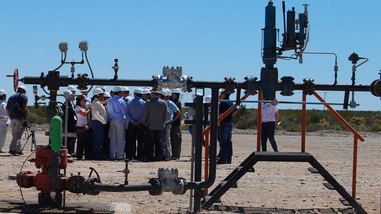 Nueve empresas planean invertir en áreas petroleras