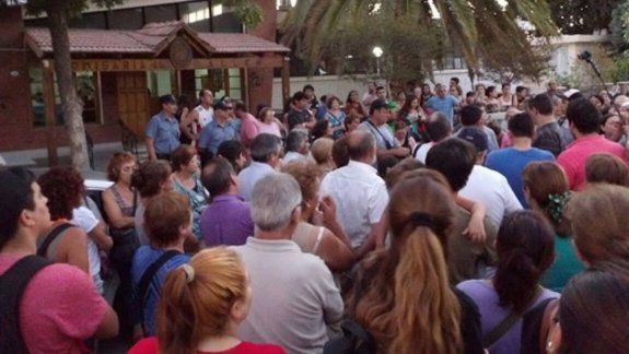 Una multitud marchó por las calles de Allen para exigir seguridad