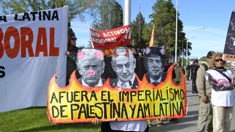 Durante las dos horas de volanteada, quienes intentaron cruzar el puente, registraron demoras de hasta una hora.