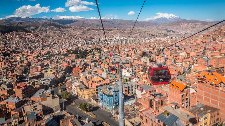 El destino del viaje será Bolivia, donde está internado su abuelo materno. 
