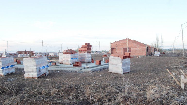 Barragán proyecta construcciones por esfuerzo propio