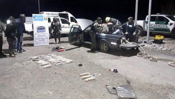 atraparon a 2 narcos que llevaban 29 kilos de marihuana a bariloche