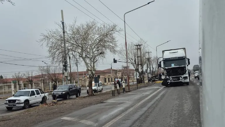 Por el choque en la Ruta 22 y El Cholar habían cortado una mano por prevención.