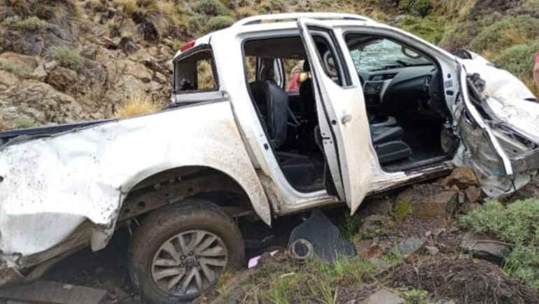Tiró la camioneta por un barranco de Ruta 13 tras discutir con su pareja: ella murió y quedó detenido