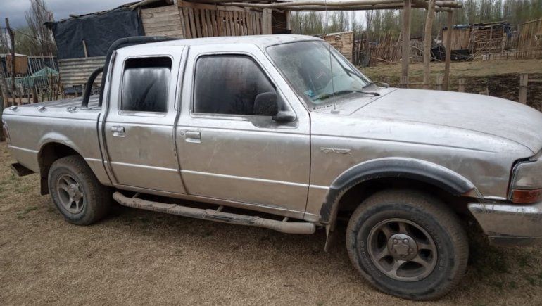 Robaron una camioneta y la pintaron de otro color para zafar de la Policía