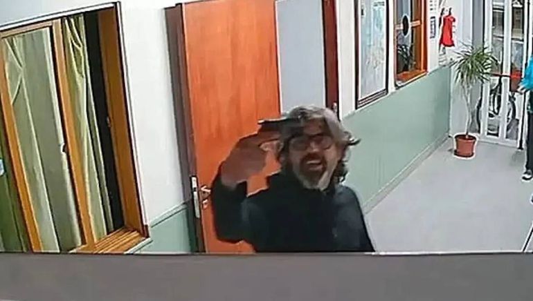 El presidente del Deliberante fue capturado por las cámaras de seguridad. El presidente del Deliberante fue capturado por las cámaras de seguridad.