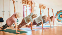 ni natacion, ni pilates: el ejercicio de bajo impacto ideal para mayores de 65 con dolor articular