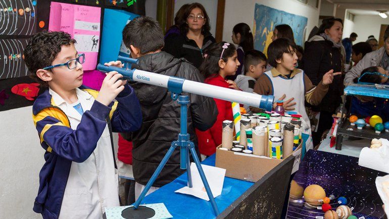 Todo el color de la Feria de Ciencias de la Escuela 258