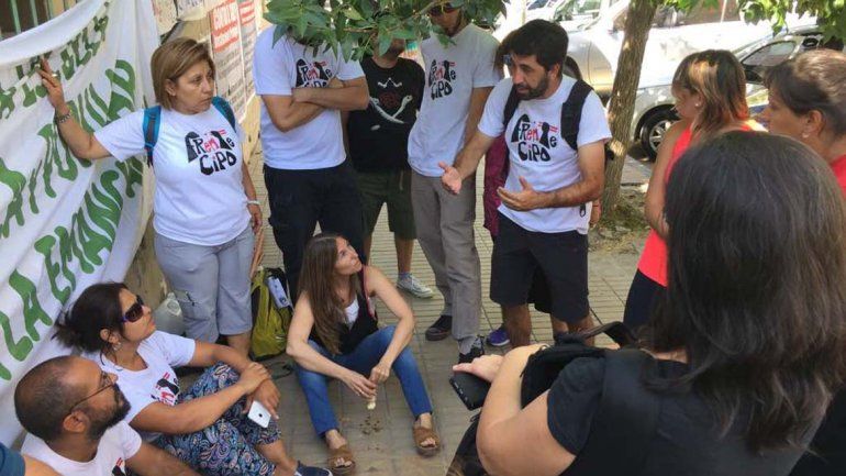 Con una masiva movilización, Unter logró suspender la asamblea de cargos en Cipolletti