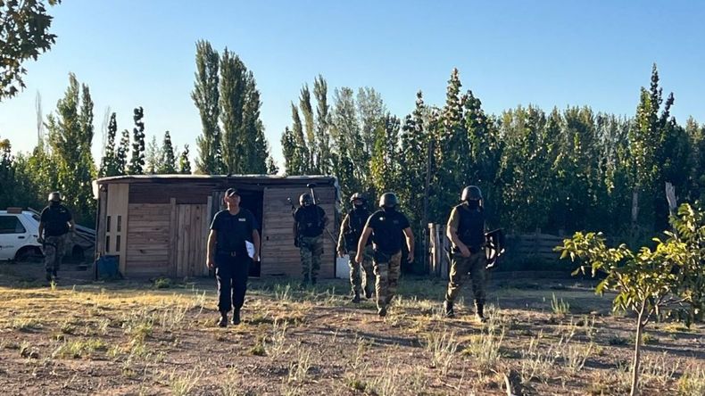 Sigue la búsqueda de Kévin Hernández. El martes la policía realizó cuatro nuevos allanamientos en Lamarque.&nbsp;