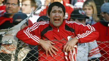 Uno de los hinchas de River que se hizo viral por su llanto. Como él, Denegri también sufrió y lo plasmó con su pluma en un cuento.