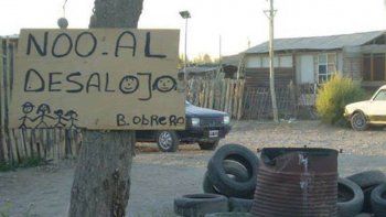 El barrio y el dueño del lugar vuelven a enfrentarse.