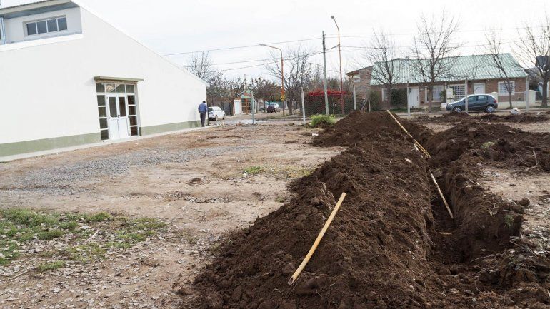 En el CET 22 se quedaron sin gas porque una máquina rompió un caño.