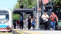 rodrigo buteler encabezo la marcha blanca del tren del valle