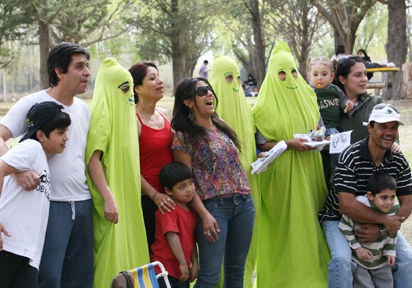 Los estudiantes le pusieron color a la primavera