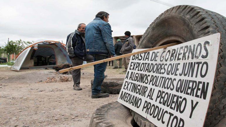 Los productores se retiran de los accesos de la planta de gas en Allen