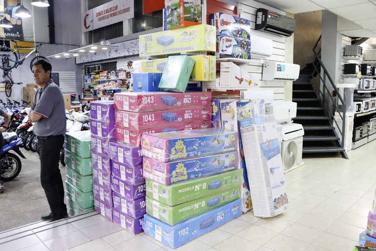 Amplía oferta en los comercios céntricos cipoleños. Foto Anahí Cárdena. Amplía oferta en los comercios céntricos cipoleños. Foto Anahí Cárdena.