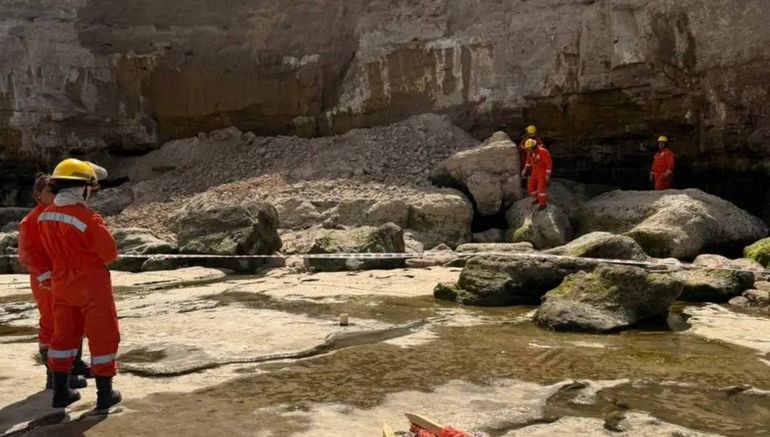 La caída de rocas del acantilado es una preocupación constante en Las Grutas. Qué deben hacer los turistas. La caída de rocas del acantilado es una preocupación constante en Las Grutas. Qué deben hacer los turistas.