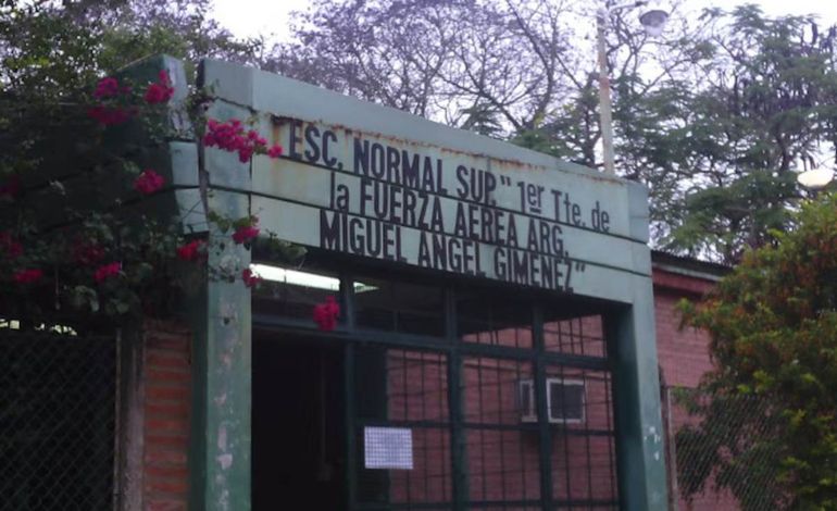 Escuela normal superior “Primer Teniente de la Fuerza Aérea Argentina Miguel Ángel Gimenez” de Paso de la Patria