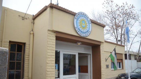 Marcia Coronado madre de un adolescente de 16 denunció que su hijo fue golpeado por efectivos de la Unidad 24º de Cipolletti.&nbsp;