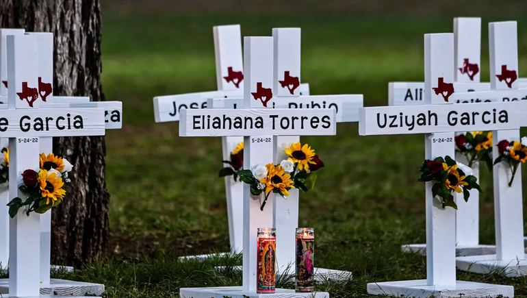 Dramático pedido de una sobreviviente del tiroteo en Texas a congresistas