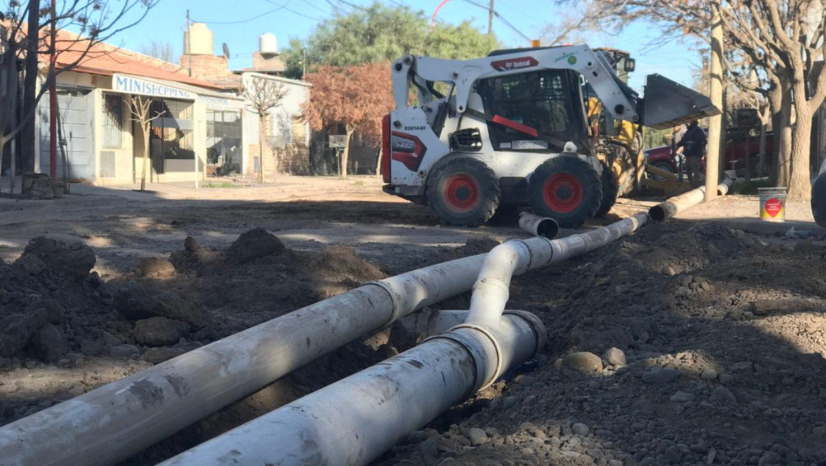 Obra cloacal en calle Venezuela: 27% de avance y proyección de finalización en noviembre