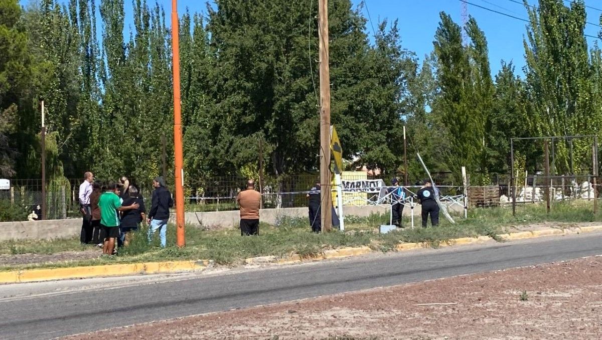Fuentes judiciales confirmaron que el cuerpo hallado en el canal de riego pertenece a Claudio Alejandro Del Valle Nadares, de 37 años.