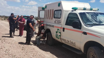 El hombre recibió asistencia médica en el lugar y continúa internado en el Hospital,