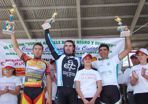 Clavero se metió en la historia