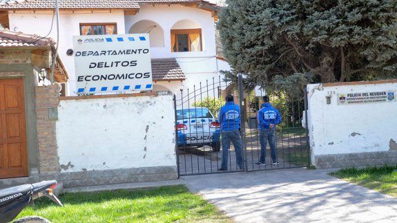 Pagó más de $400 mil por una camioneta fantasma