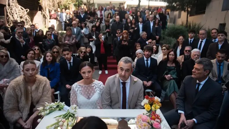 Pablo Javkin, el intendente de Rosario, dio el sí junto a su pareja