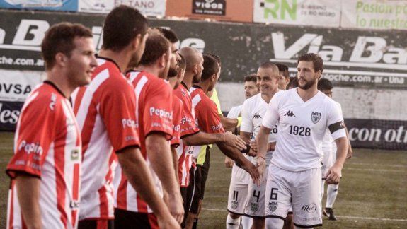 En la última edición cayó contra Sansinena. Sus clásicos rivales, Deportivo Roca e Independiente, lo eliminaron en el 2011 y 2014, respectivamente. &nbsp;