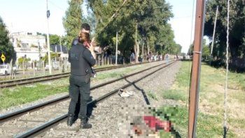 femicidio: arrojo a su pareja a las vias del tren y murio