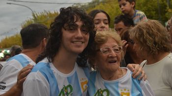 La abuela María junto a su nieto Tobías. Una genia.