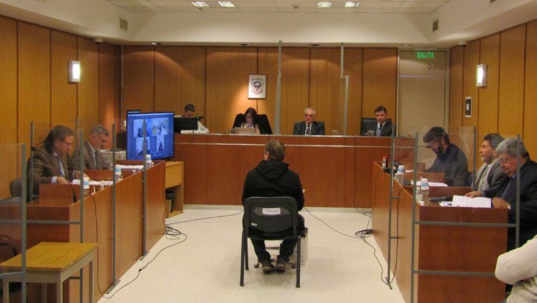 Piden que cinco personas sean declaradas culpables por un triple homicidio