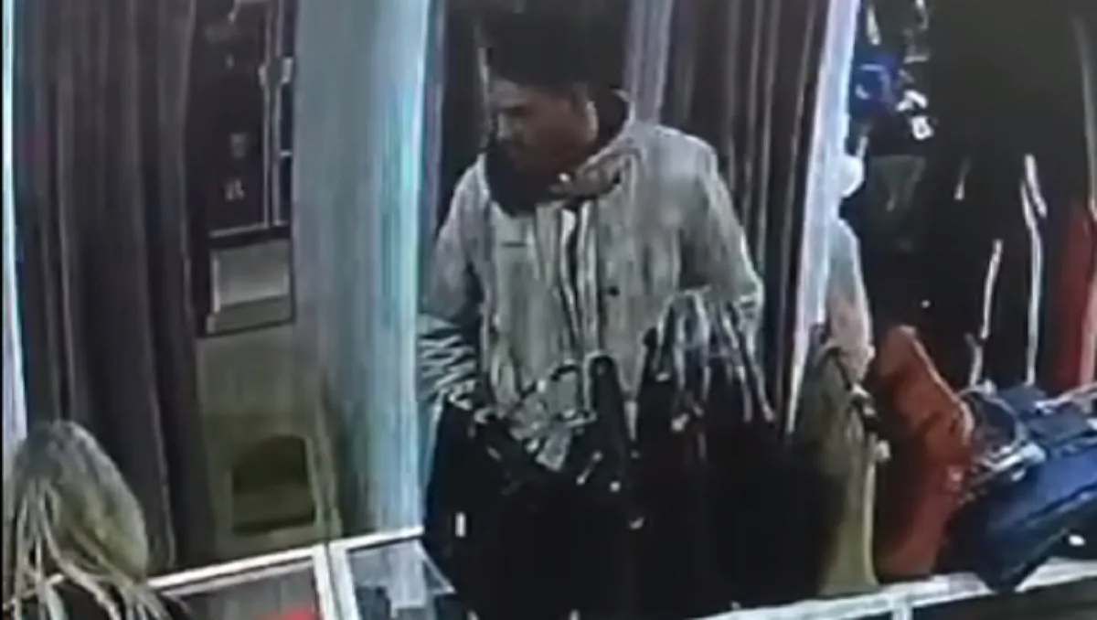 Video: Distrae a la dueña de comercio cipoleño y le roba