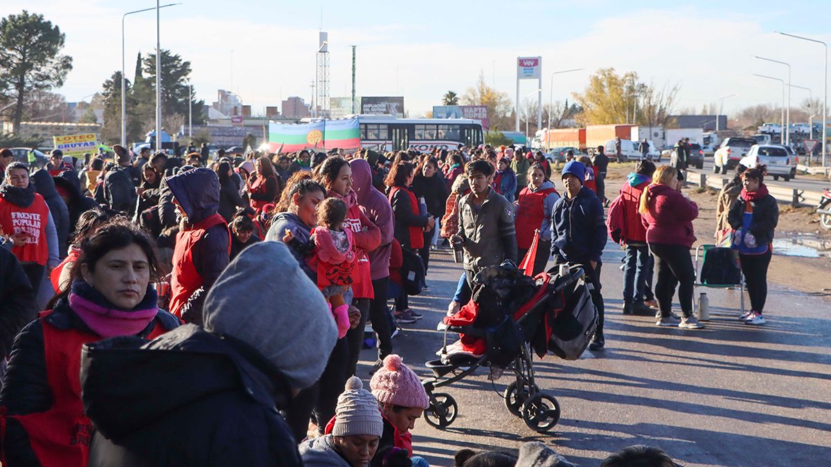 Puentes carreteros el Frente Darío Santillán liberó la ruta