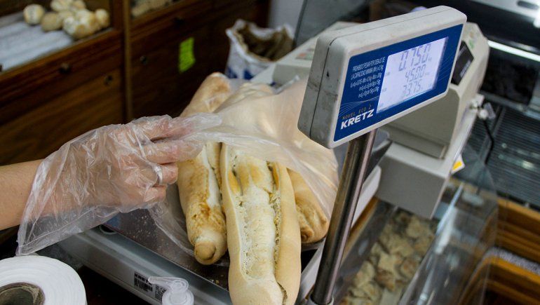 Ventas en picada y suba de insumos en las panaderías
