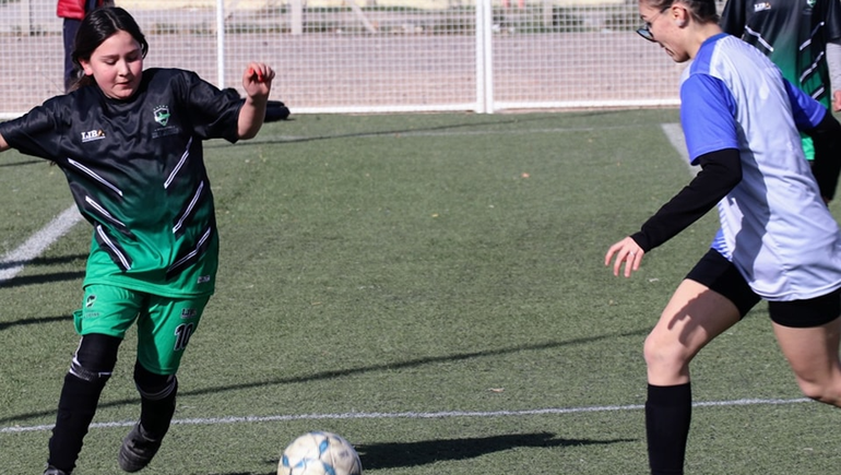 Cipolletti tuvo una jornada con 13 equipos de fútbol femenino en inferiores. Foto: gentileza prensa Gobierno de Cipolletti