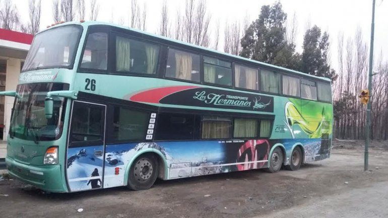 Secuestran un colectivo trucho en Allen