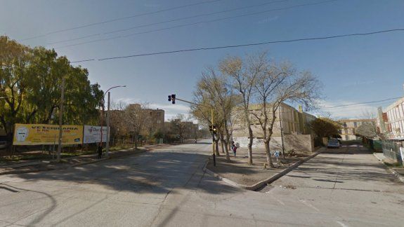 El robo ocurrió en la intersección de las calles Esquiú y La Esmeralda.