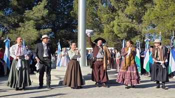 Las actividades comenzaron a las 15 en la Plazoleta del Bicentenario. Fotos: Concejo Deliberante de Cipolletti. Las actividades comenzaron a las 15 en la Plazoleta del Bicentenario. Fotos: Concejo Deliberante de Cipolletti.