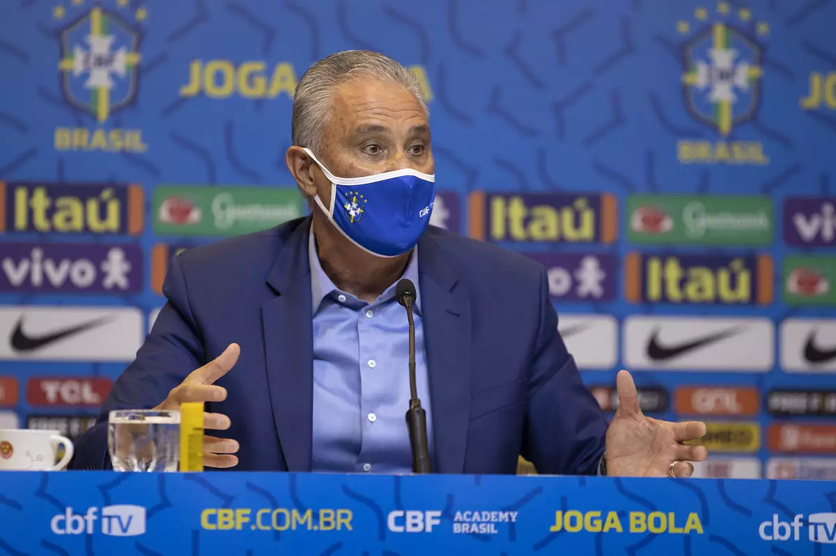 Tite limpió a una figura por no estar vacunado y volvió a criticar a Argentina