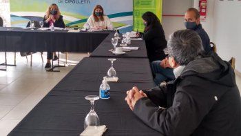 un concejal se tuvo que aislar y piden sesionar por zoom